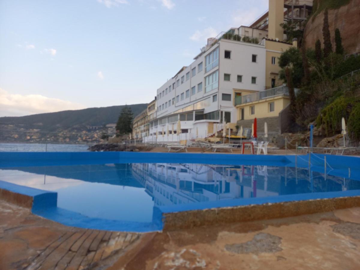 Hotel La Perla Del Capo Ospedaletti Exteriér fotografie