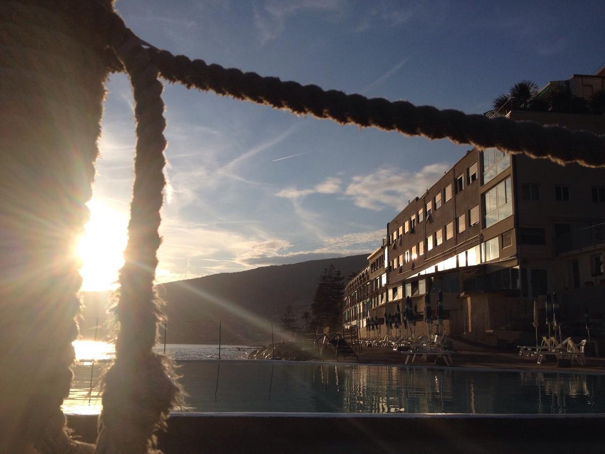 Hotel La Perla Del Capo Ospedaletti Exteriér fotografie
